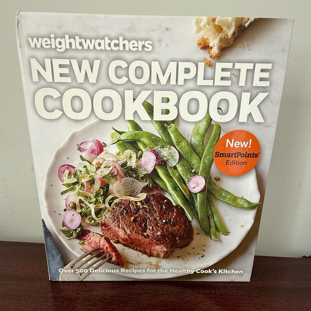 Weight Watchers New Complete Cookbook, SmartPoints™ Edition: Over 500  Like New‎